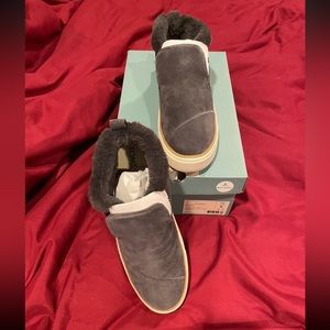 TOMS Paxton slip on forged iron size 8